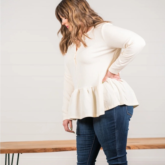 💛 Elegant Cream Peplum Blouse for women - Picture 4 of 4